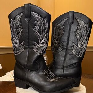 Shesole sz9 Black Vegan Leather  Cowgirl Western Boot  White Stitching Heel 1.8”